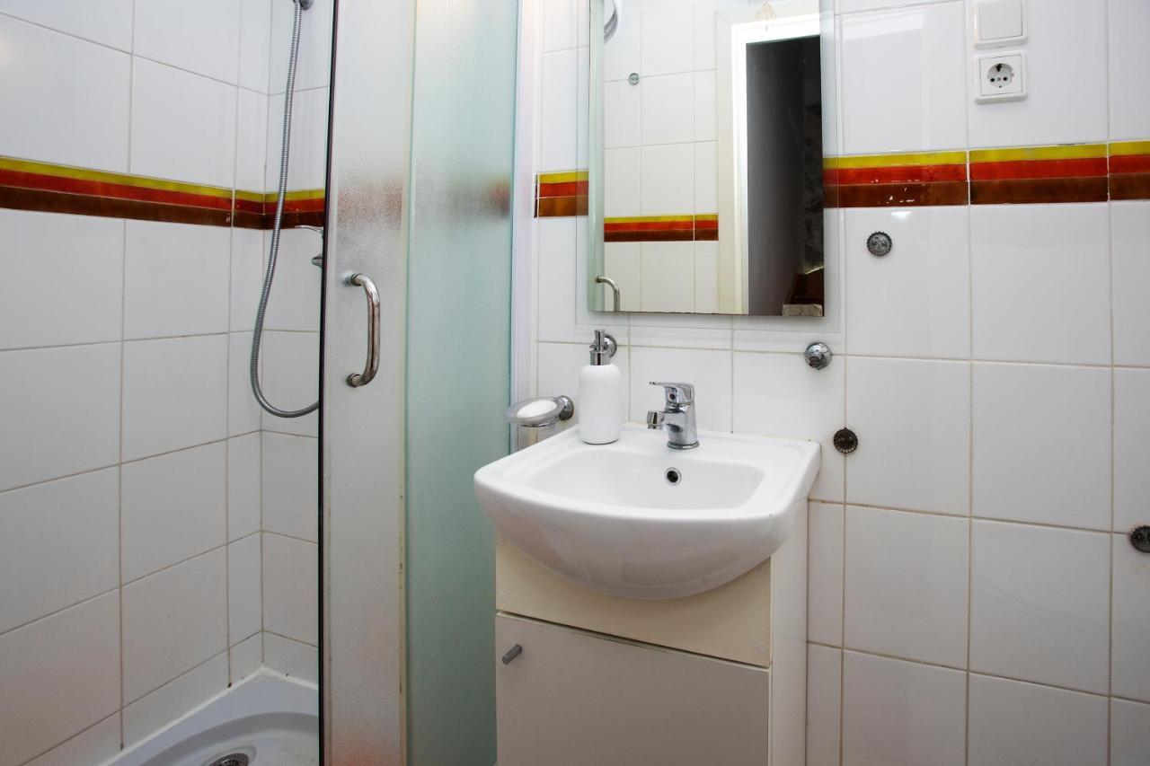Cozy Room With Own Bathroom In The Old Town Split Exterior photo